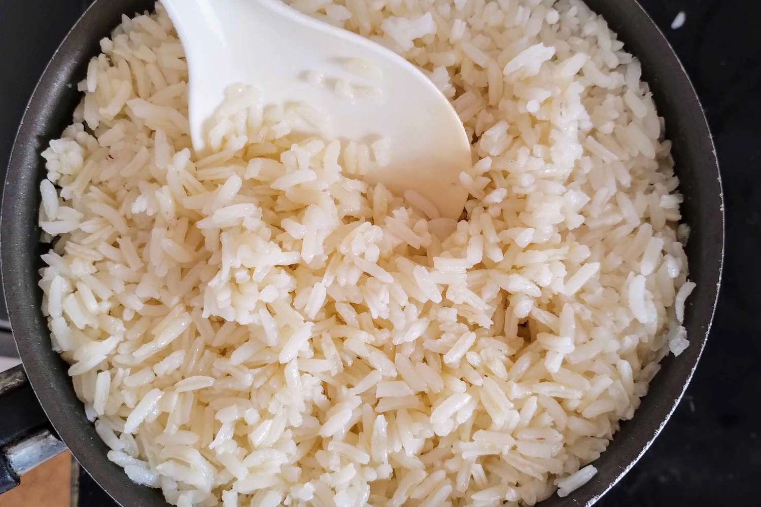 rice in a black pot