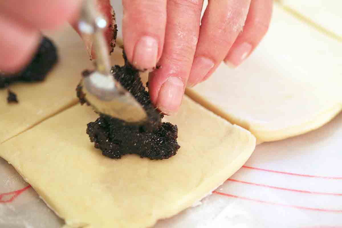 add poppyseed filling to kolache squares