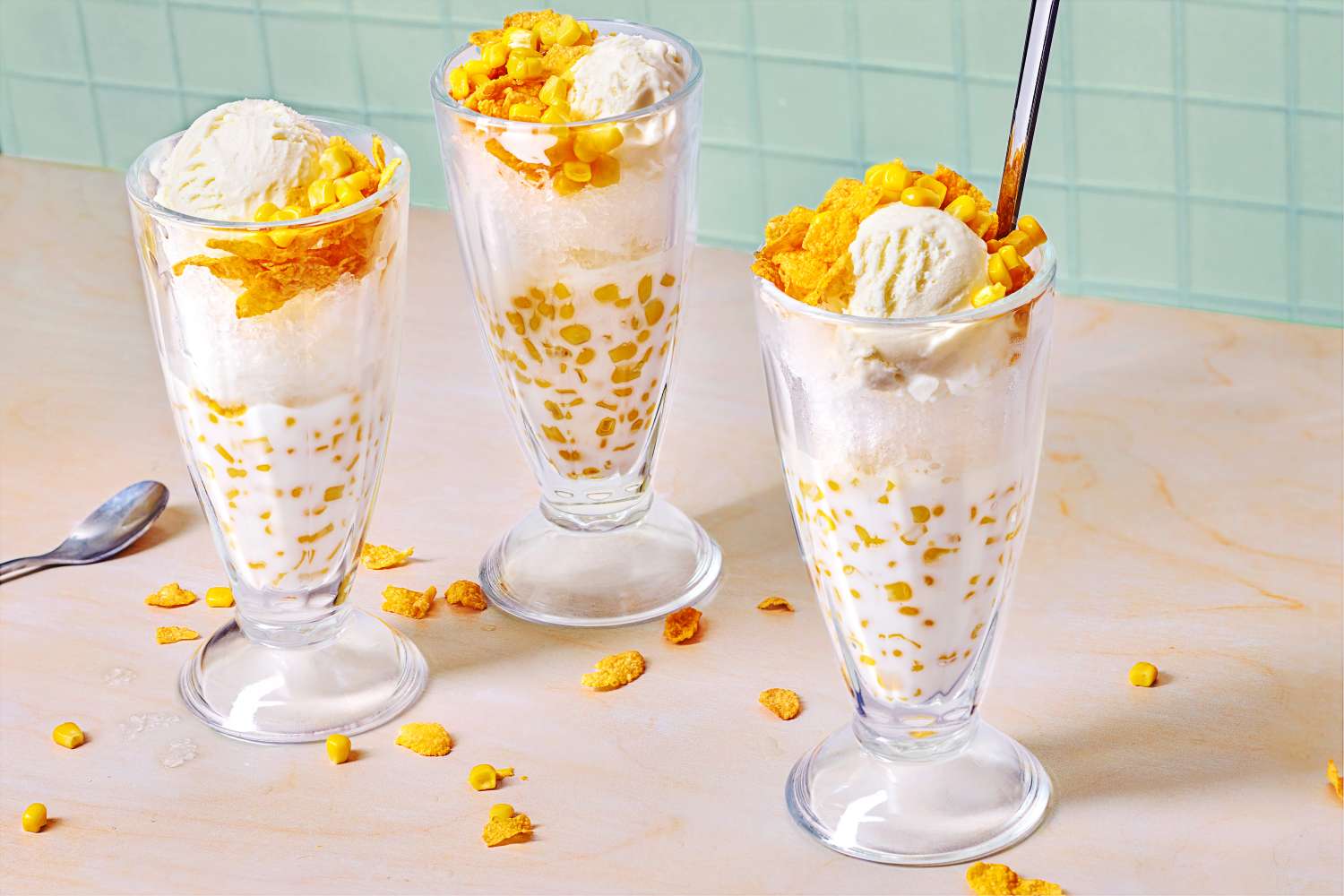 Maiz Con Hielo (Iced Corn with Milk) in milkshake glasses
