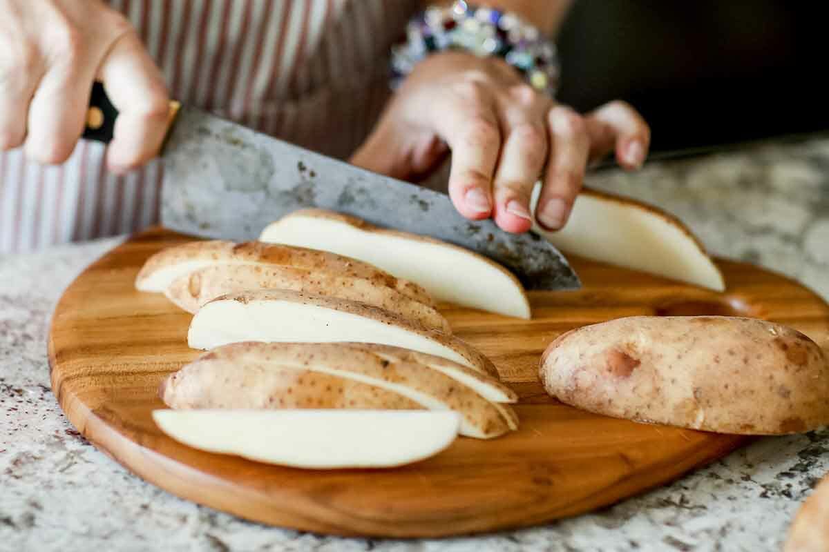 Air Fried French Fries Recipe slice the potatoes