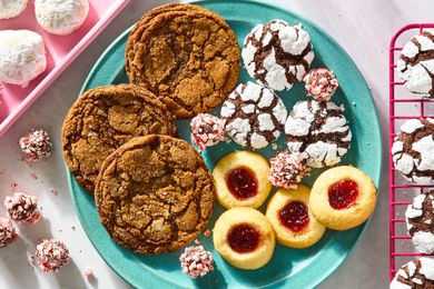 The (Totally Easy) Holiday Baking Issue