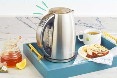 Cuisinart electric kettle in a blue tray