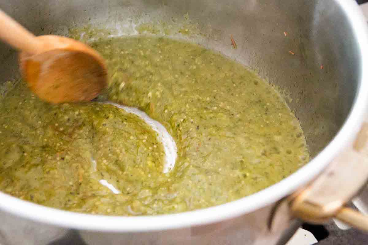 cook tomatillo sauce for sopa seca de fideo