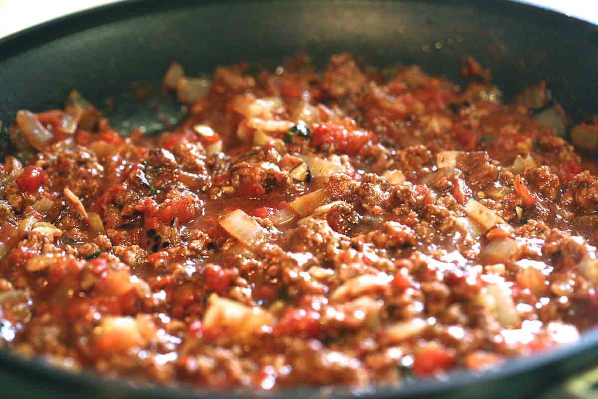 simmer penne pasta meat sauce 