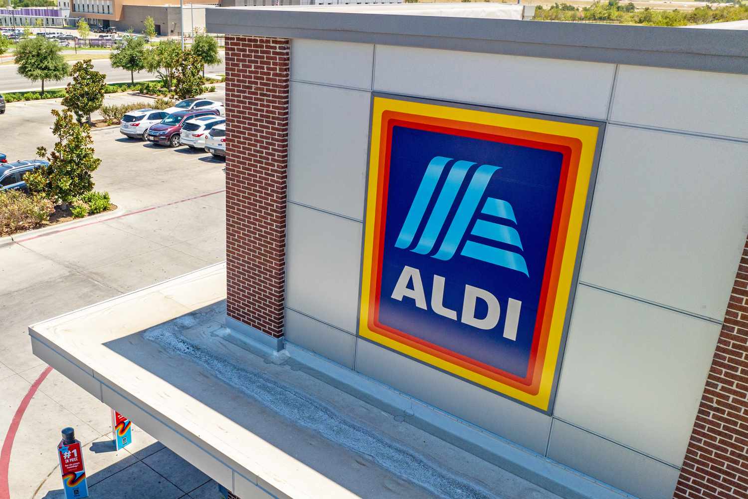 aldi sign on the store