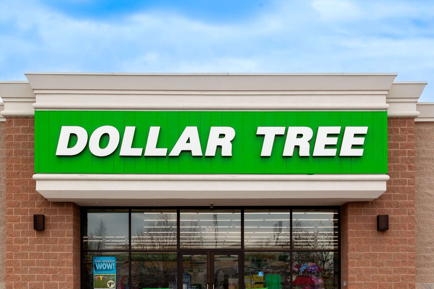 Dollar Tree storefront