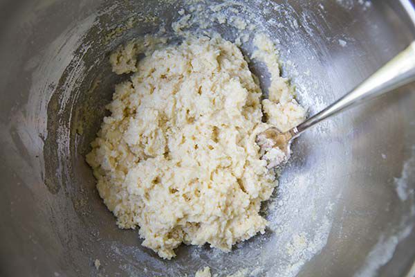 strawberry-rhubarb-cobbler-method-600-3