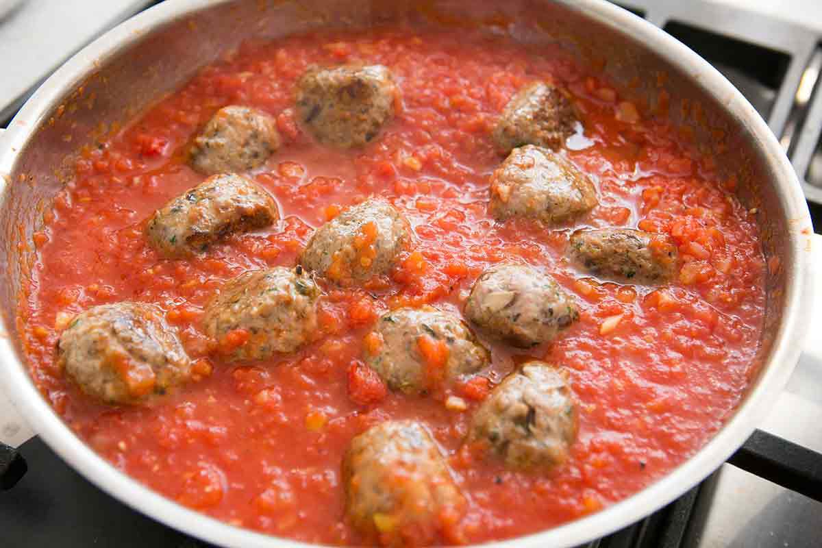 Add turkey meatballs to tomato sauce