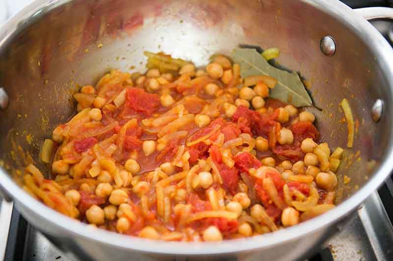 chickpeas and tomato in a curry