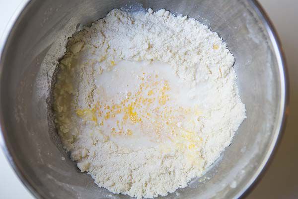 strawberry-rhubarb-cobbler-method-600-2