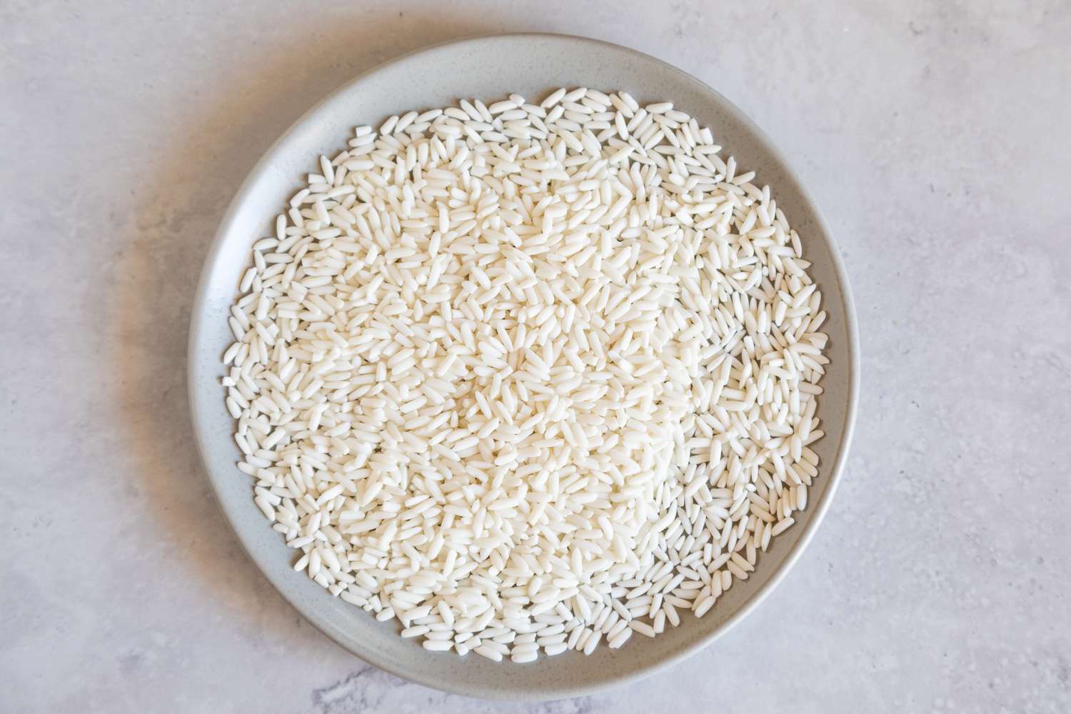 Sticky rice on grey plate