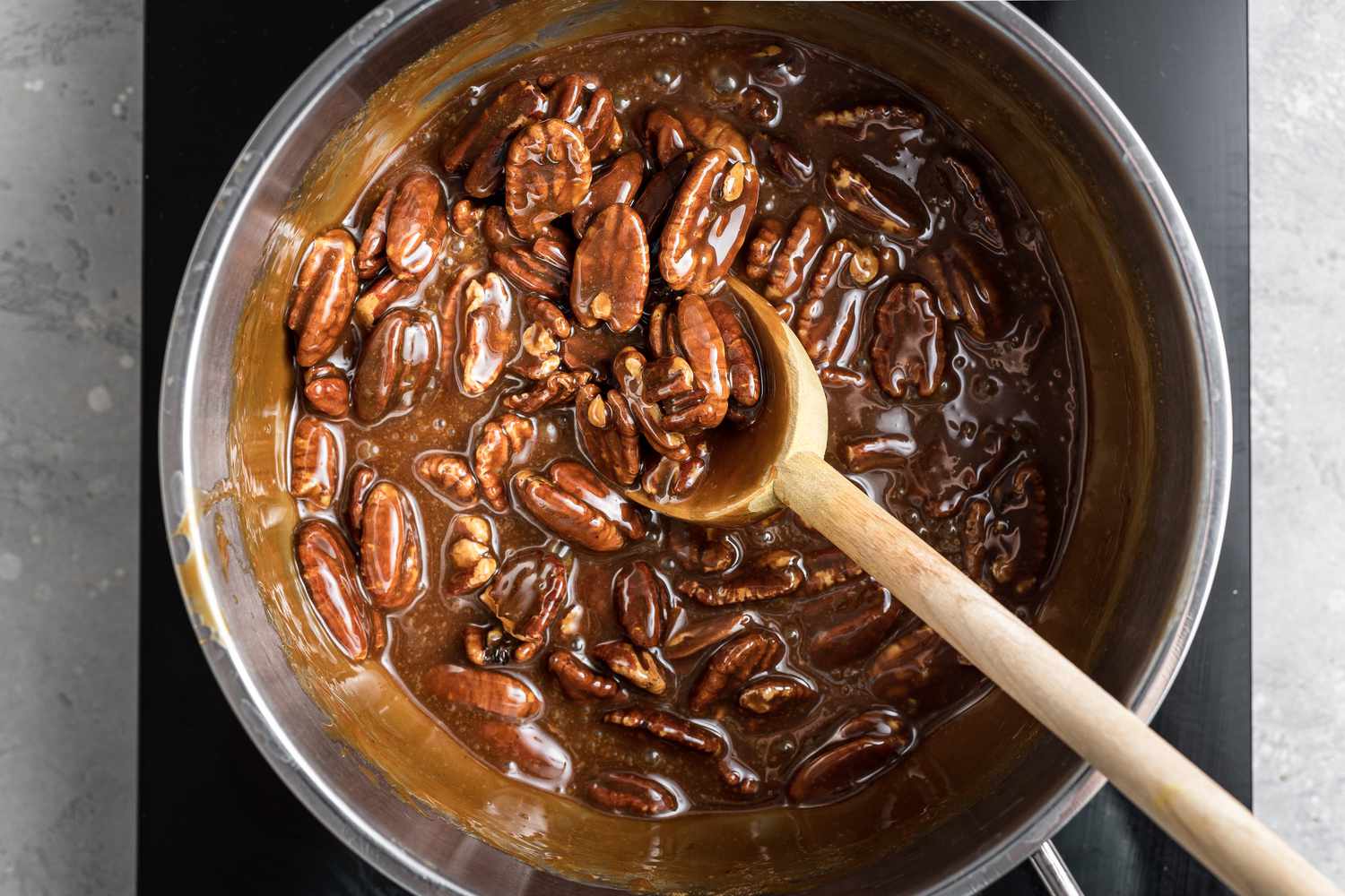 what are pralines with pecans