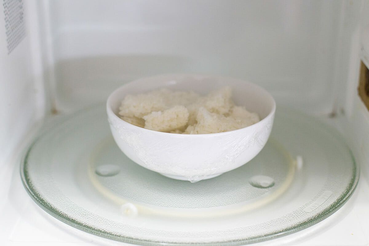 Reheat Rice cover with plastic wrap 