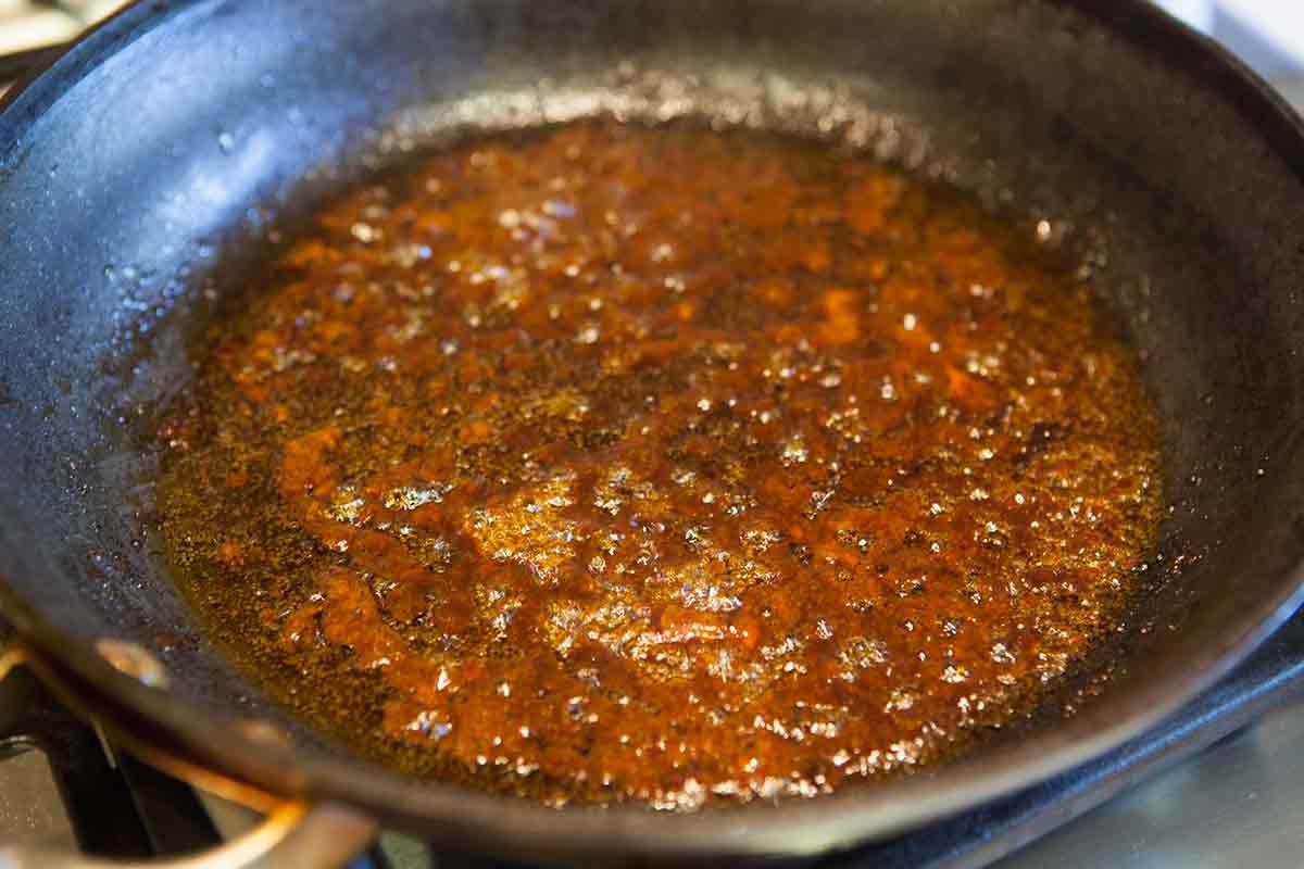 Chicken with Cashew Nuts simmer the sauce