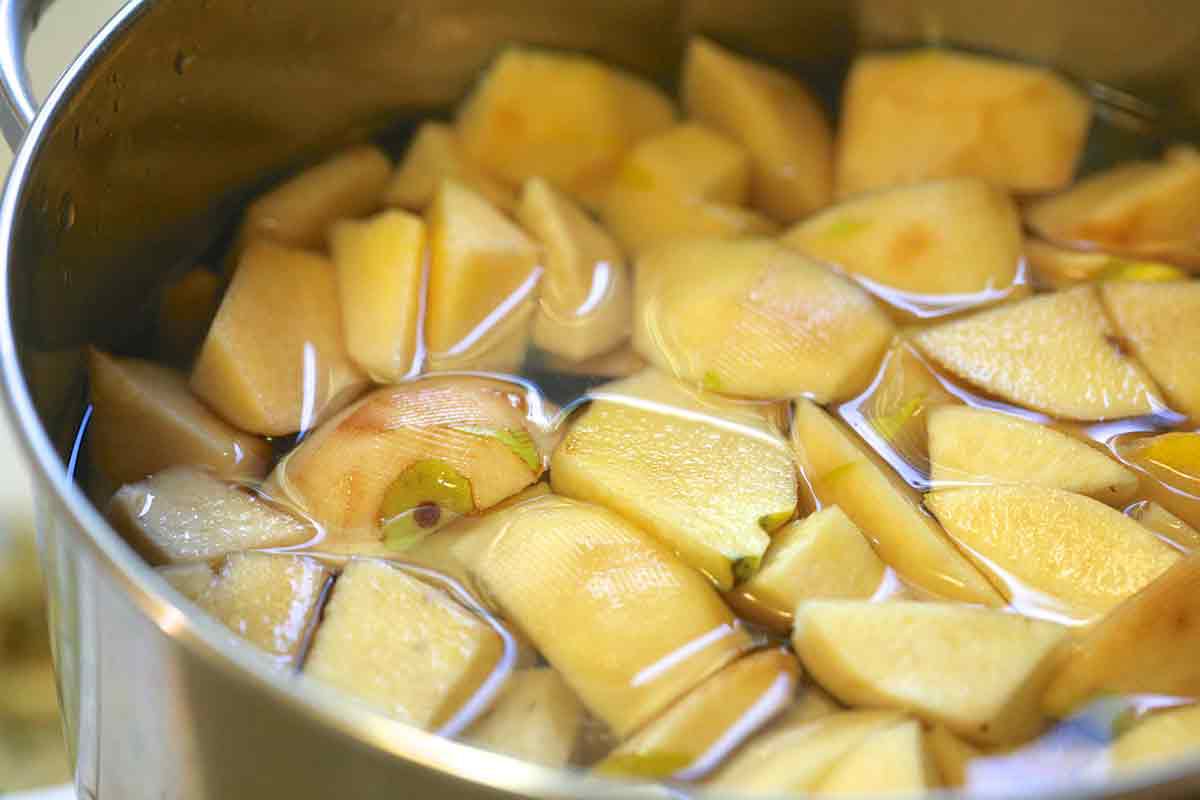 boil quince for membrillo