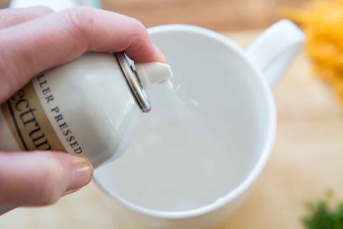 how to cook eggs in the microwave in a mug