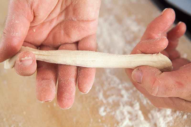 garlic-knots-method-2