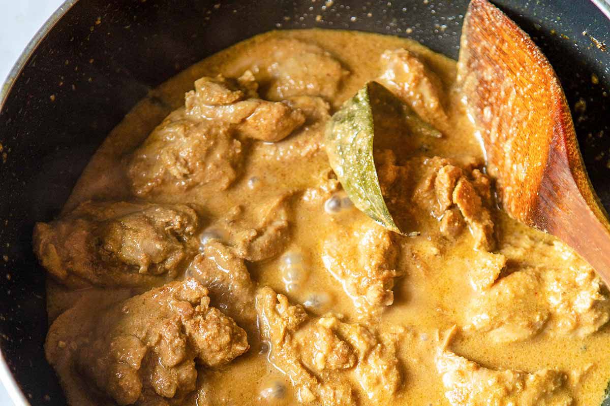 Indian Chicken Korma Recipe - chicken in sauce