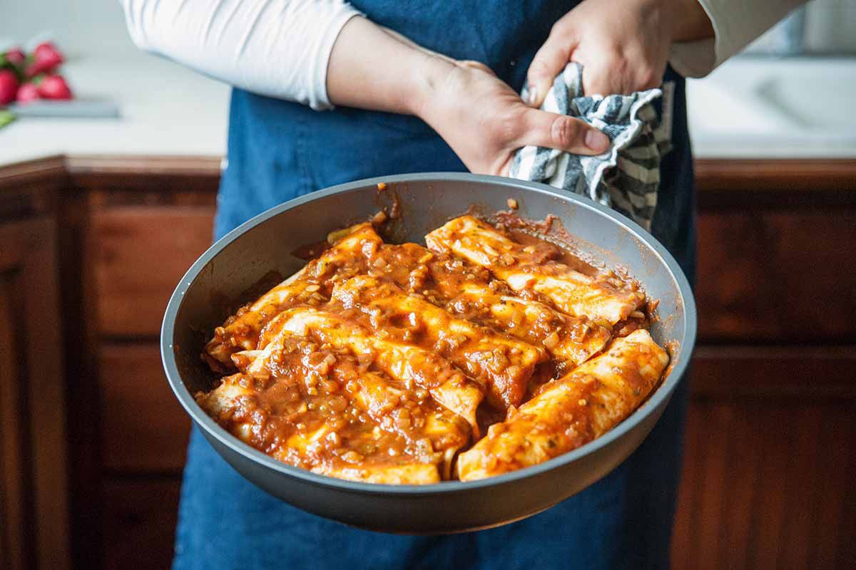How to make chicken enchiladas in a skillet