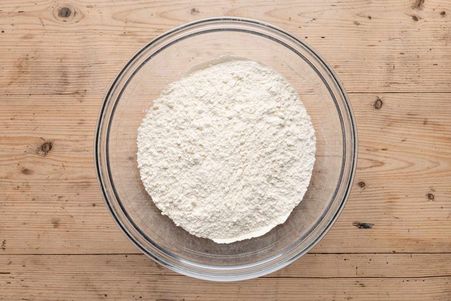 bowl of dry ingredients for strawberry cake recipe