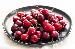 how to buy and store cherries