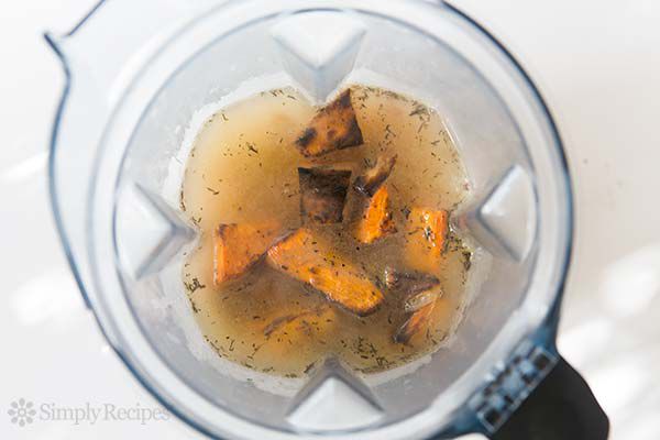 roasted-sweet-potato-soup-method-600-4