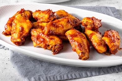 Platter of Microwave BBQ Chicken Wings 