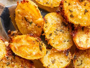 crispy parmesan potatoes (close-up)