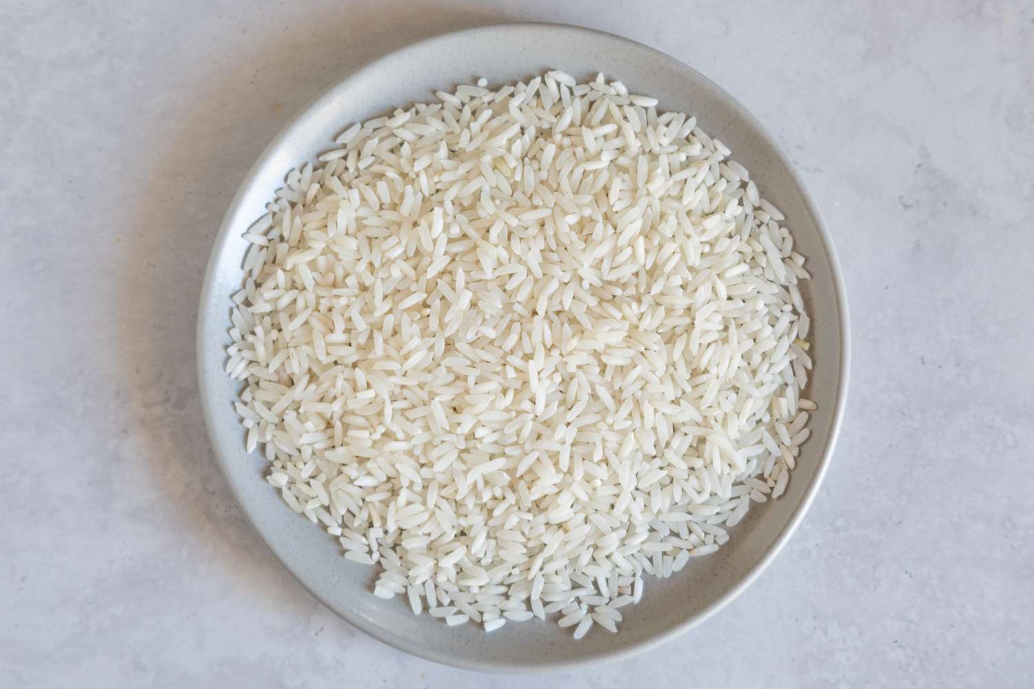 Jasmine rice on a grey plate