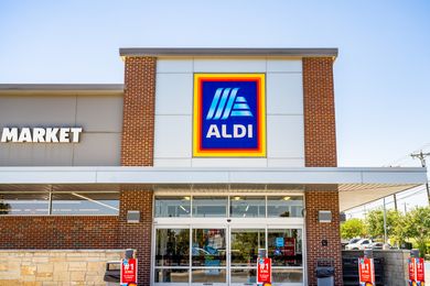 Exterior view of an Aldi grocery store