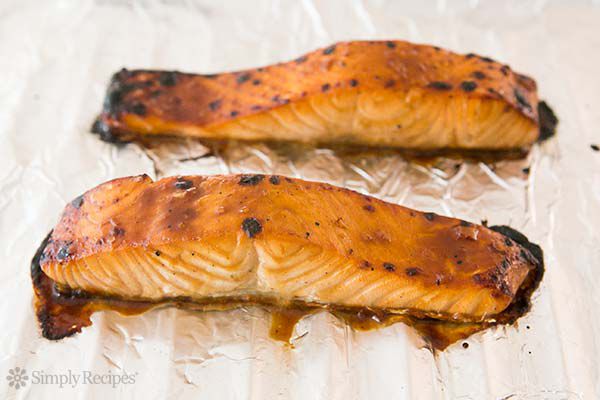 broiled salmon glazed with hoison