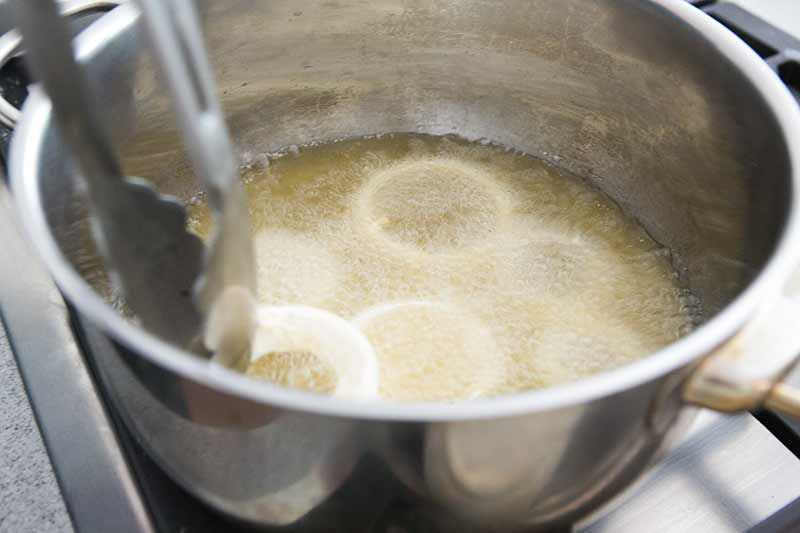 How to make onion rings - frying in pan