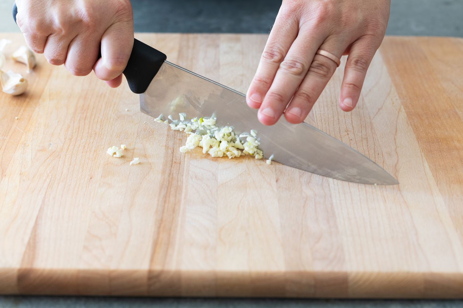 Mincing garlic