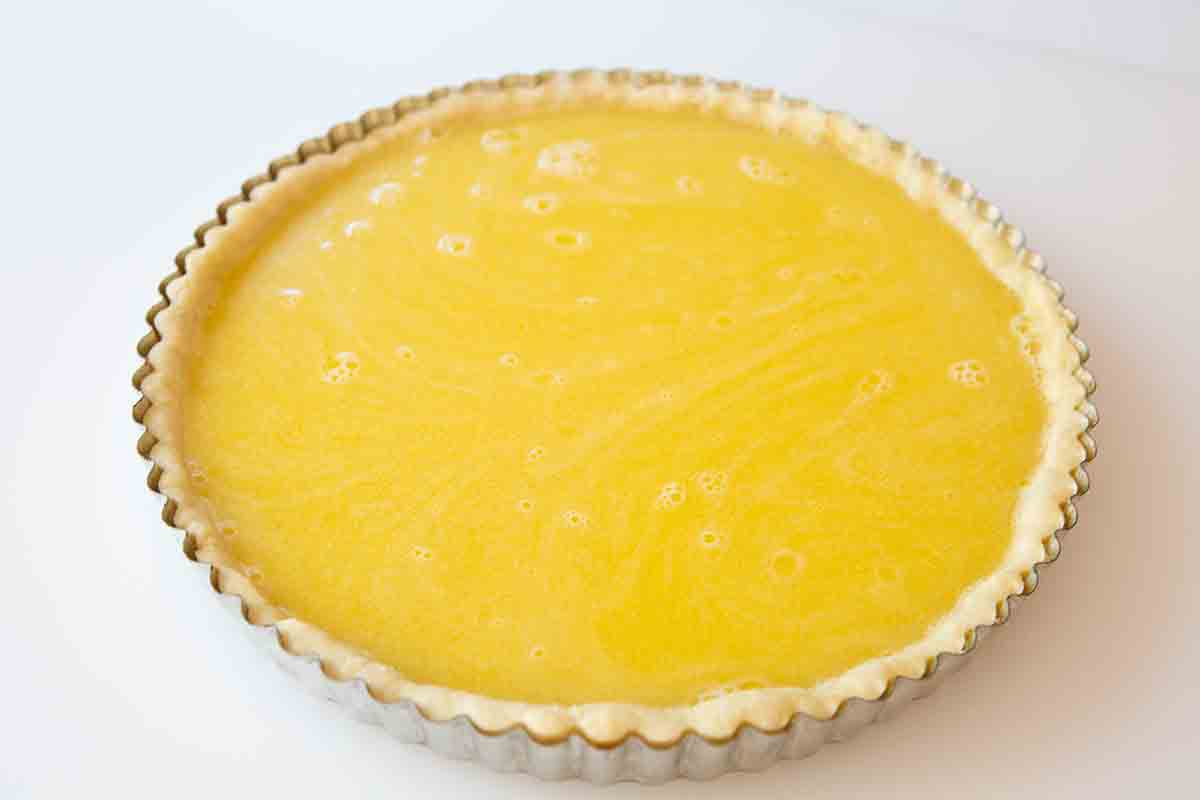 Uncooked lemon tart