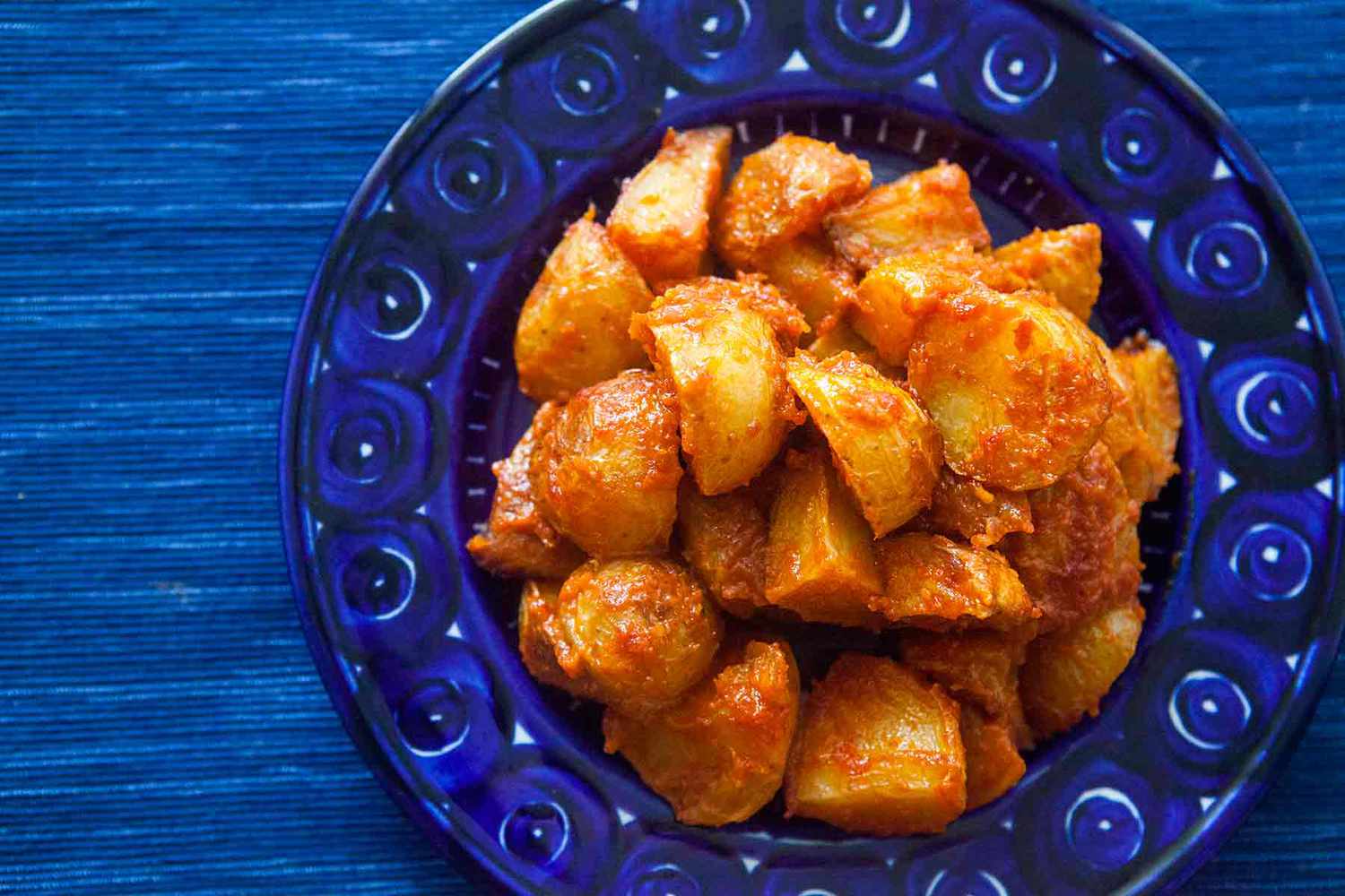 Roasted Potatoes with Spicy tomato sauce (patatas bravas)