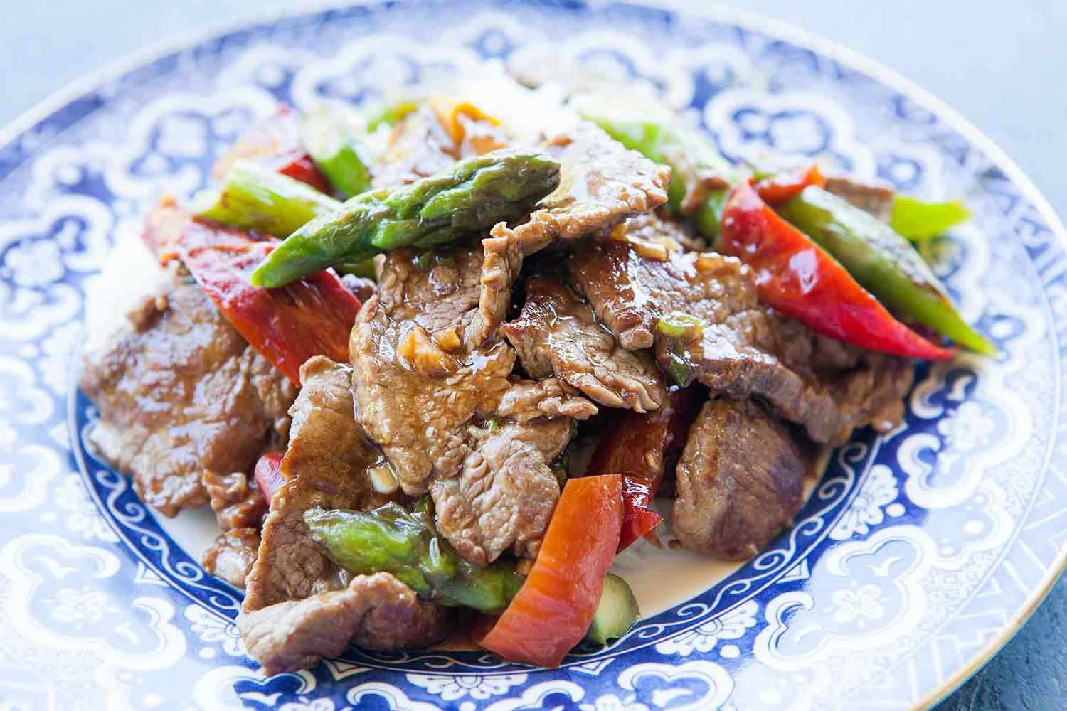 Flank Steak Stir Fry with Asparagus and Red Bell Pepper