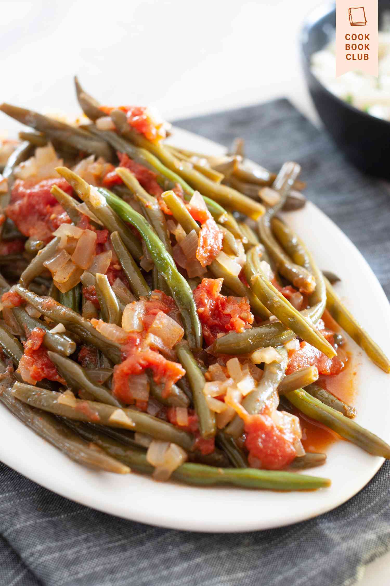Partial view of a platter of Turkish green beans.