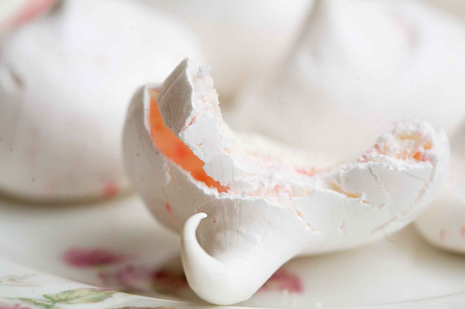 Peppermint Meringue Cookies