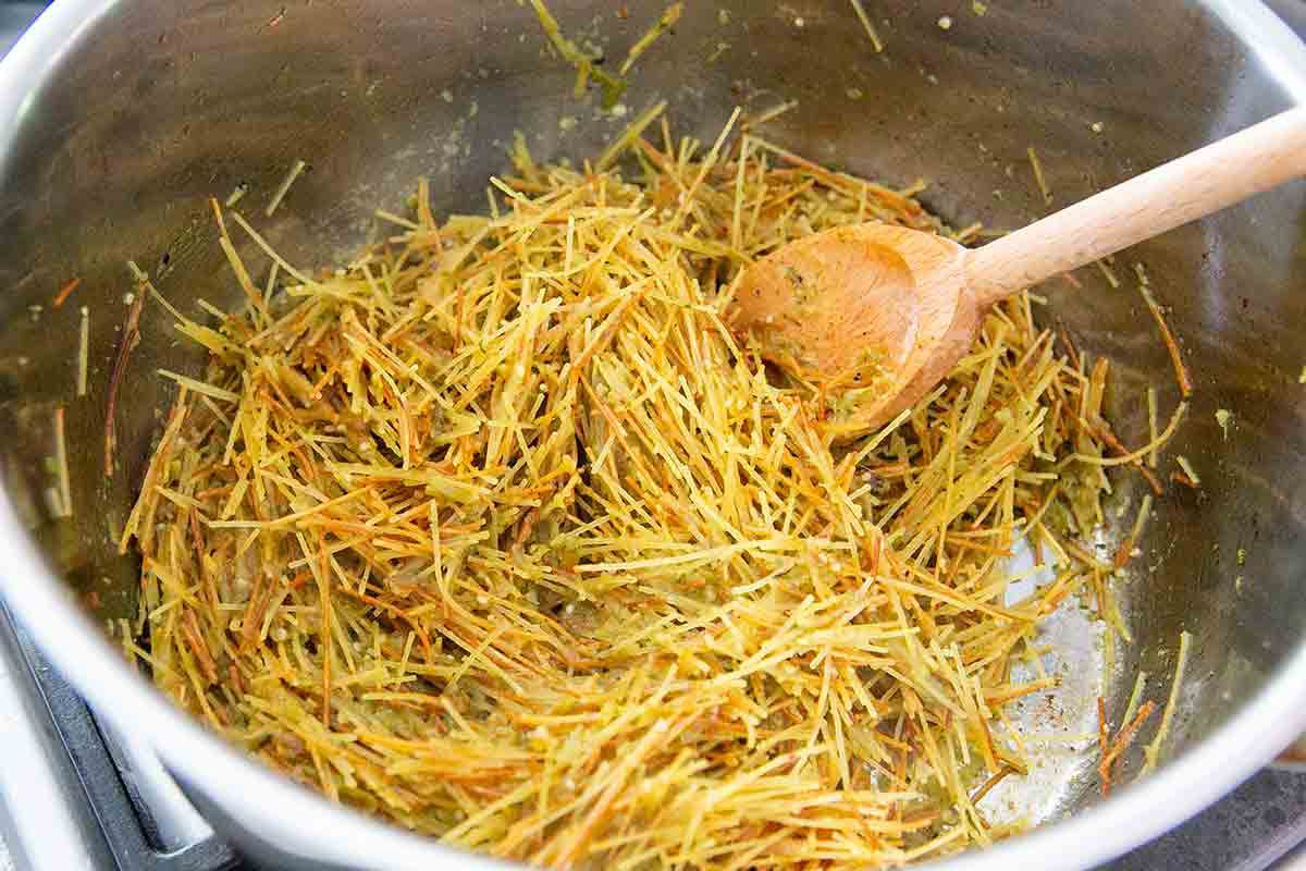 add pasta to tomatillo sauce in pot