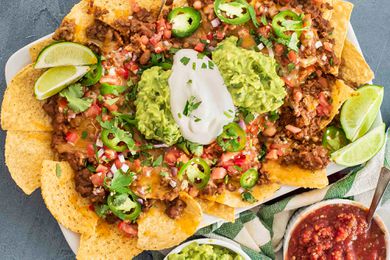 nachos with toppings