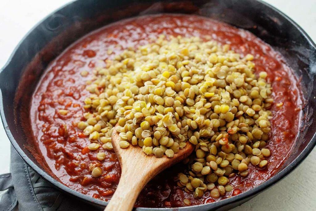 Cooked green lentils as main ingredient for vegan sloppy joes