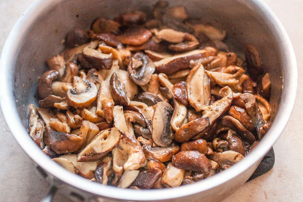 Pasta with Mushrooms and Alfredo Sauce sauteed mushrooms