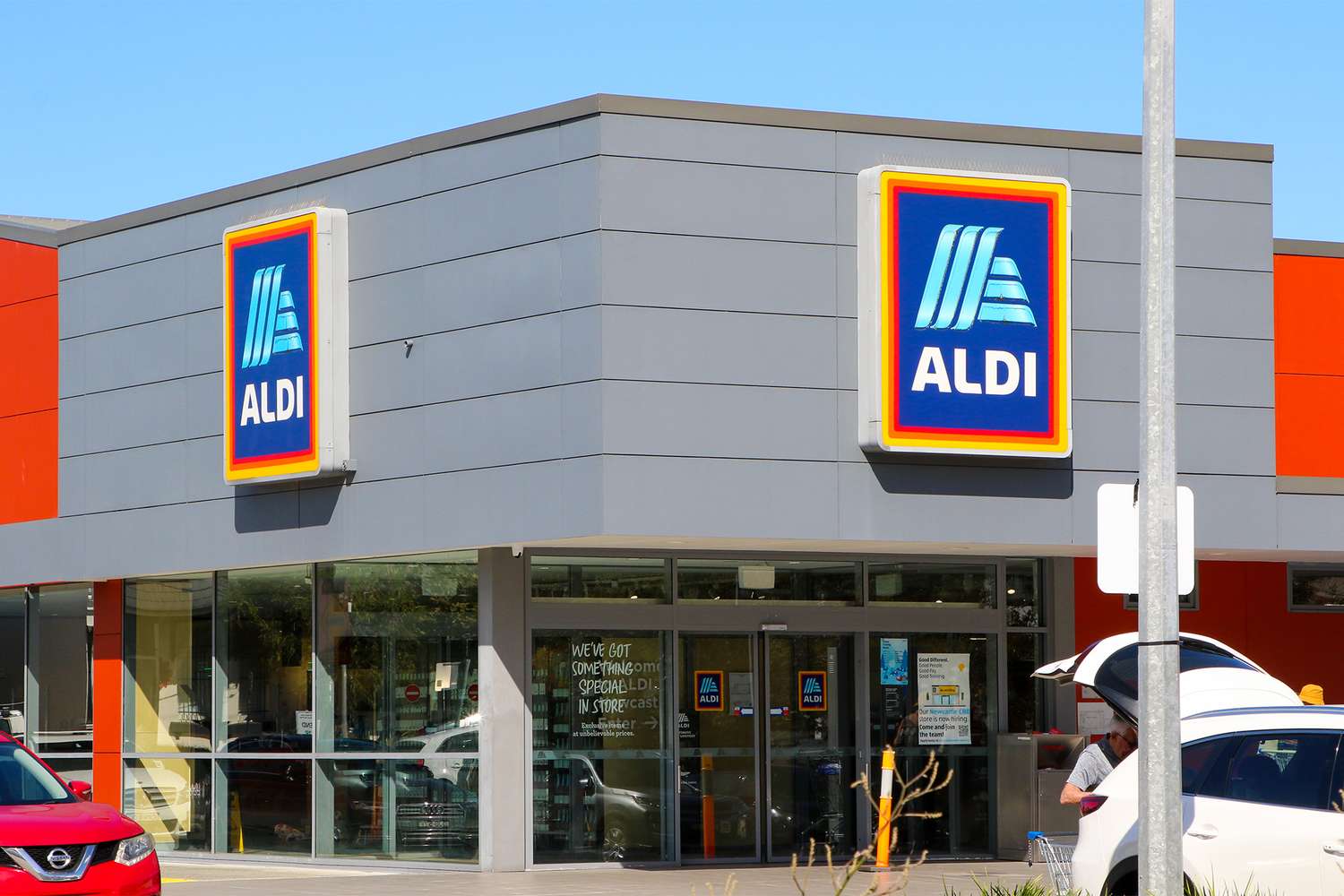 An Aldi grocery store exterior