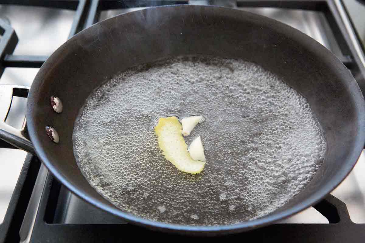 boil water for steam boiled asparagus