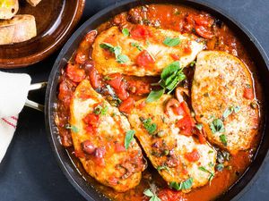 Skillet Chicken Puttanesca