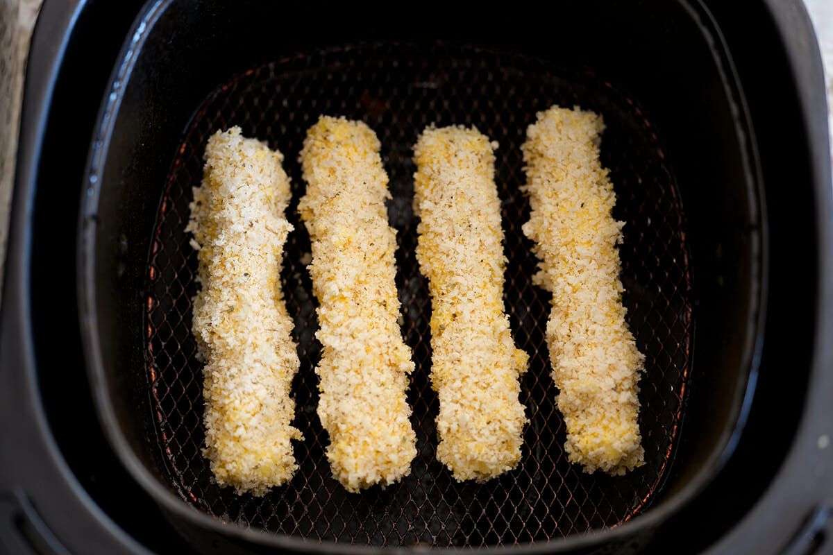 Cheese sticks in air fryer transfer to air fryer
