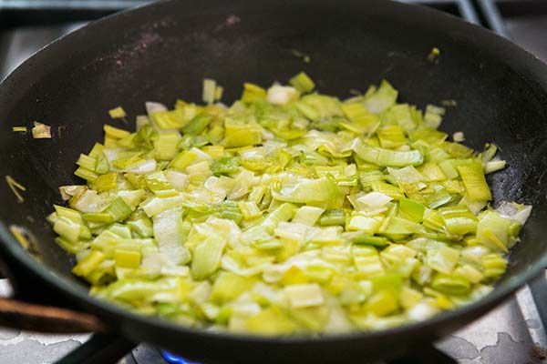 breakfast-casserole-leeks-asparagus-method-600-4