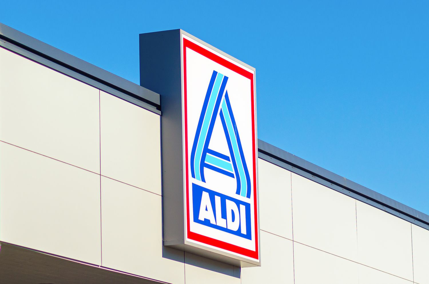And outside view of an ALDI store