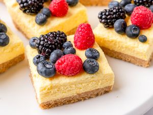 No-Bake Berry Bars Recipe (5-Ingredient Dessert, Make-Ahead)