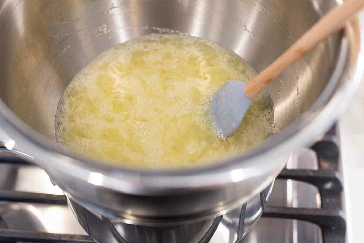 How to make Swiss Meringue Frosting dissolve the sugar into the egg whites